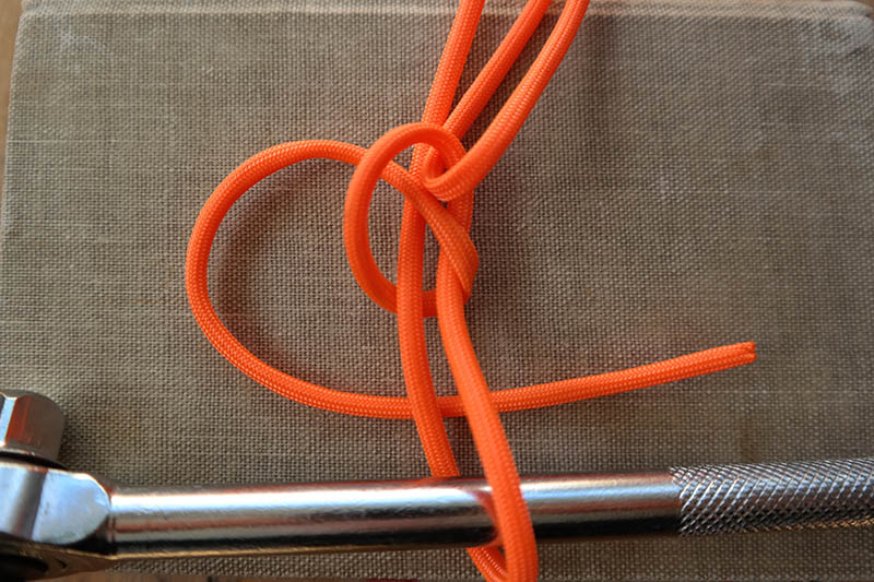 Illustration for article titled Knot Tying Process Images